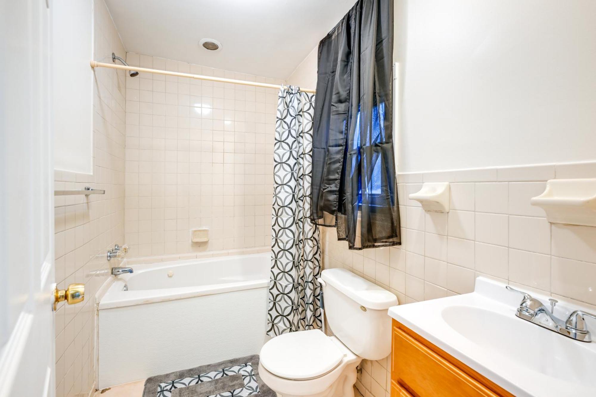 Charming Long Island Home With Fenced Yard! Freeport Exterior foto
